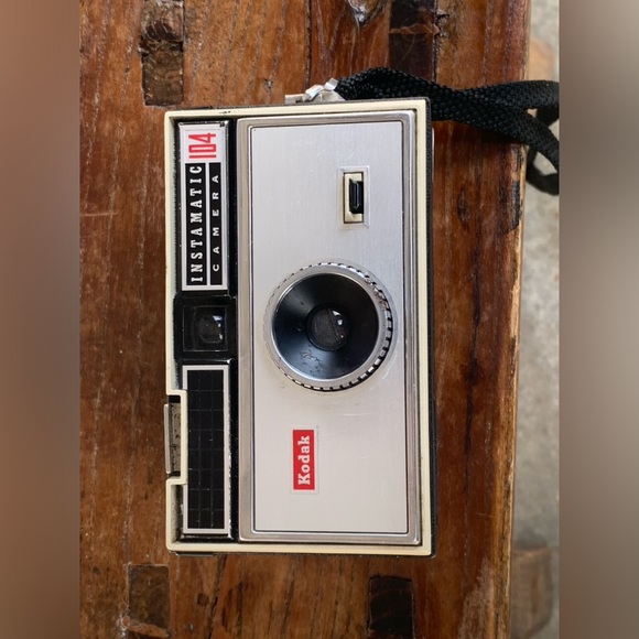 Vintage Kodak Instamatic 104 26mm Film Camera - Picture 16 of 16